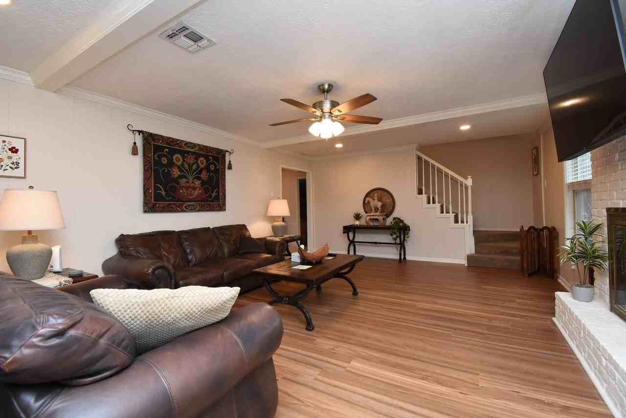 7907 Aleta Dr - Photo 6 of 12
