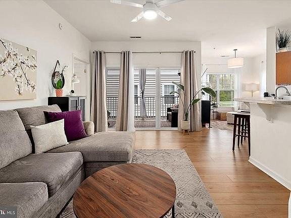 4702 Summer Brook Way #G - Photo 3 of 11