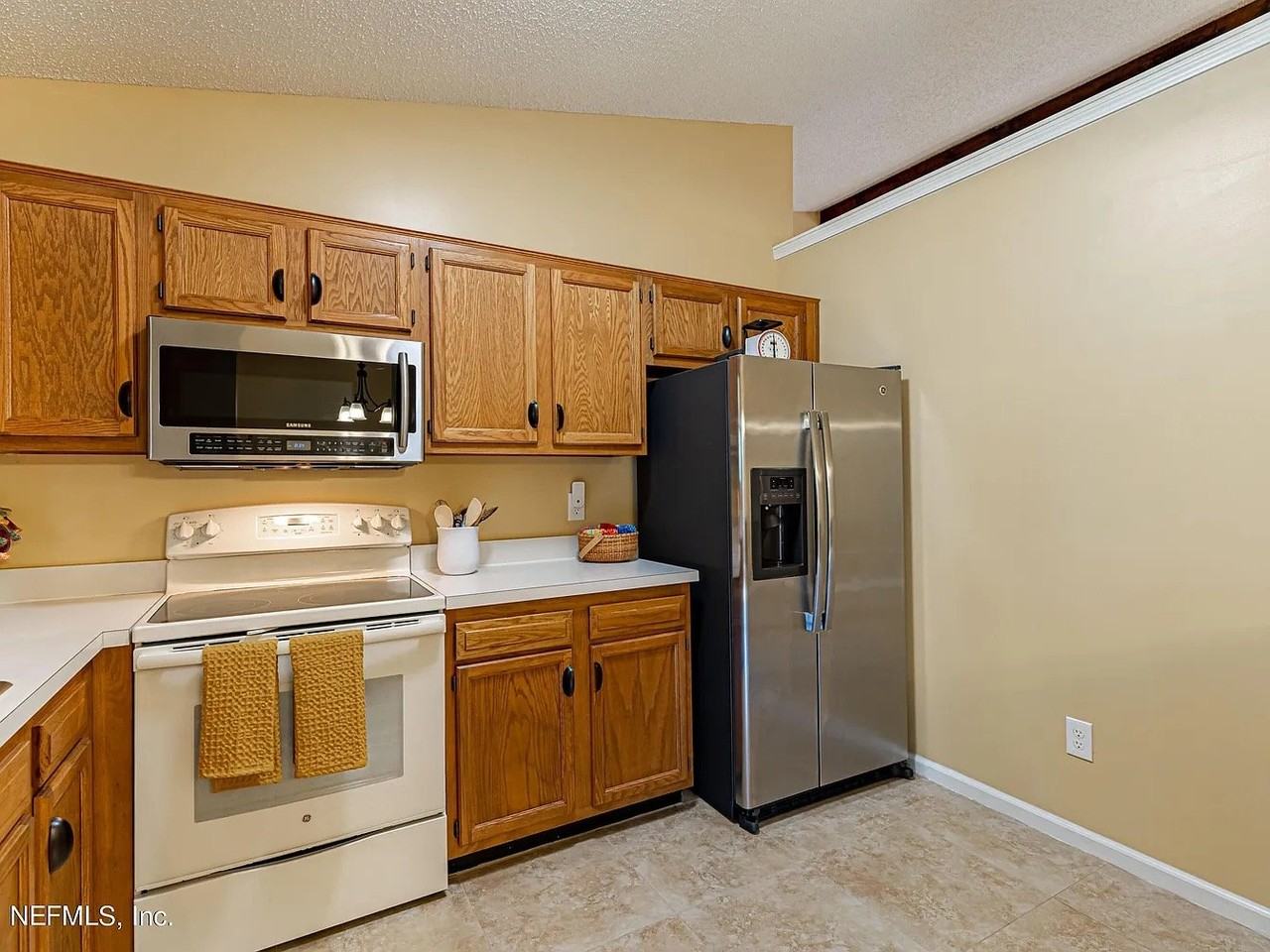 8430 Winter Berry Rd - Photo 4 of 7