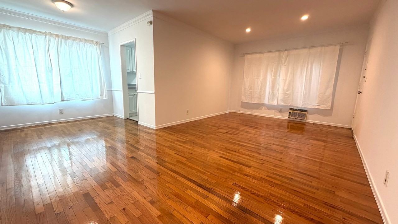5826 Gregory Ave #6 - Photo 5 of 13
