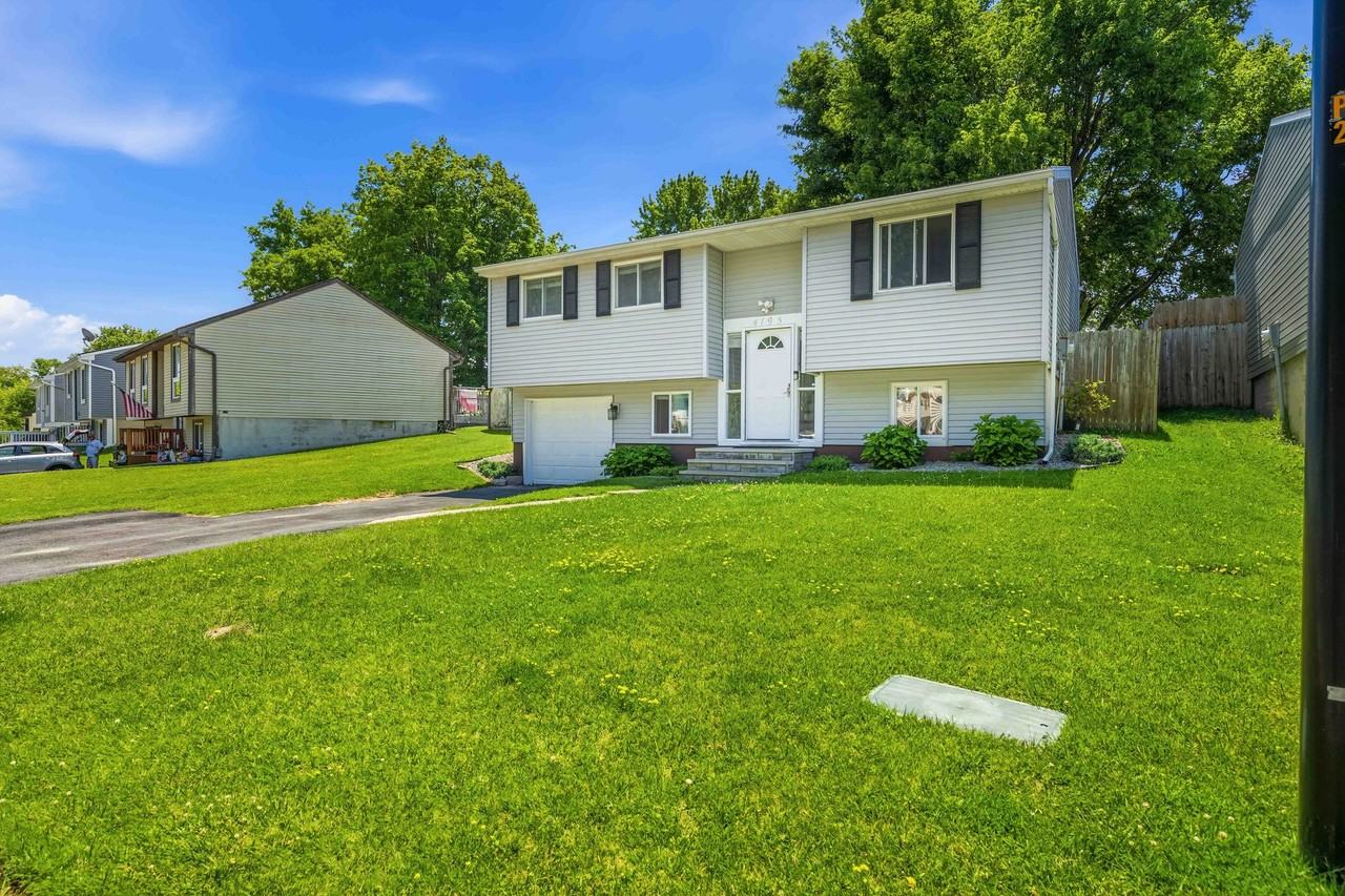 4195 Burningtree Rd - Photo 3 of 36