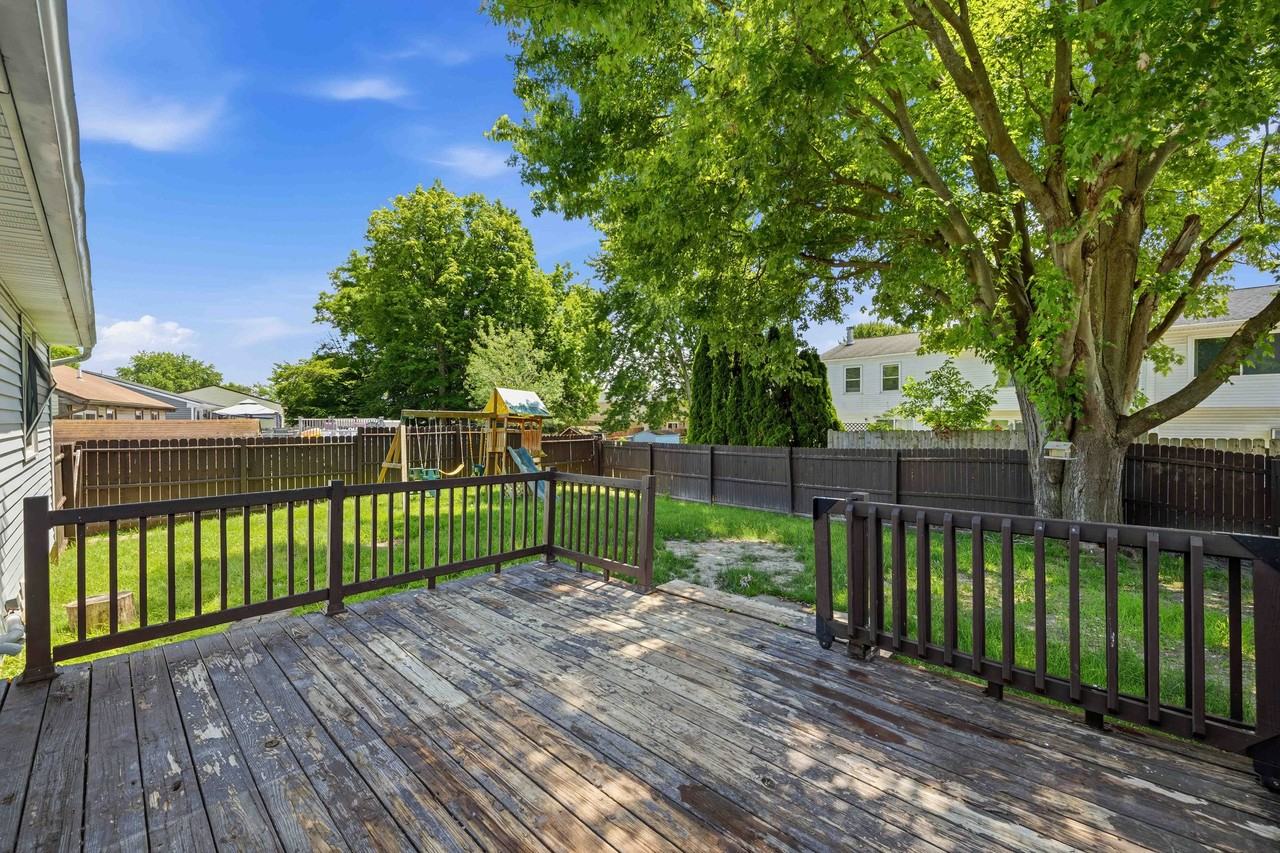 4195 Burningtree Rd - Photo 5 of 36