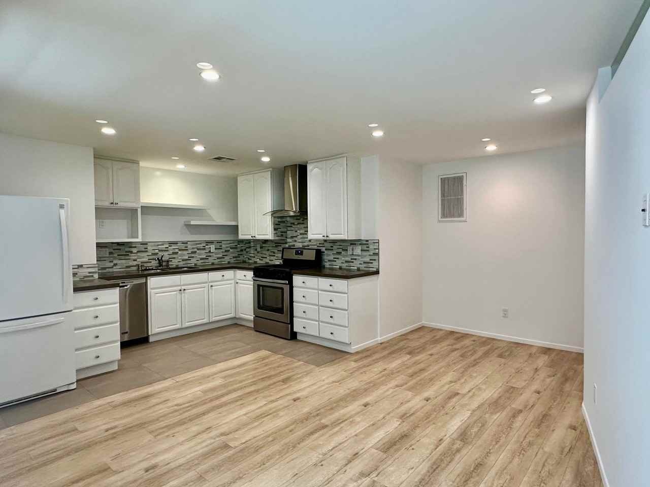 3243 Malcolm Ave - Photo 5 of 12