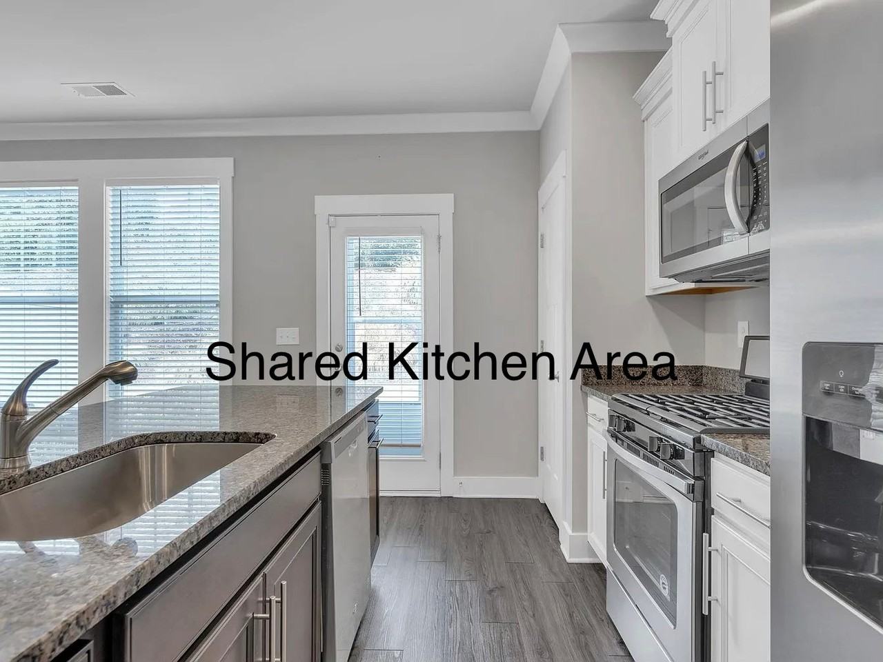 301 Hague Dr - Photo 2 of 5