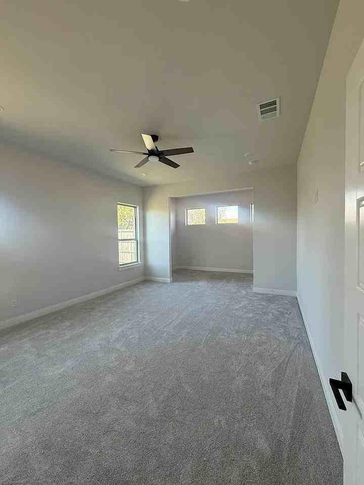 1832 Noble Ct - Photo 6 of 17