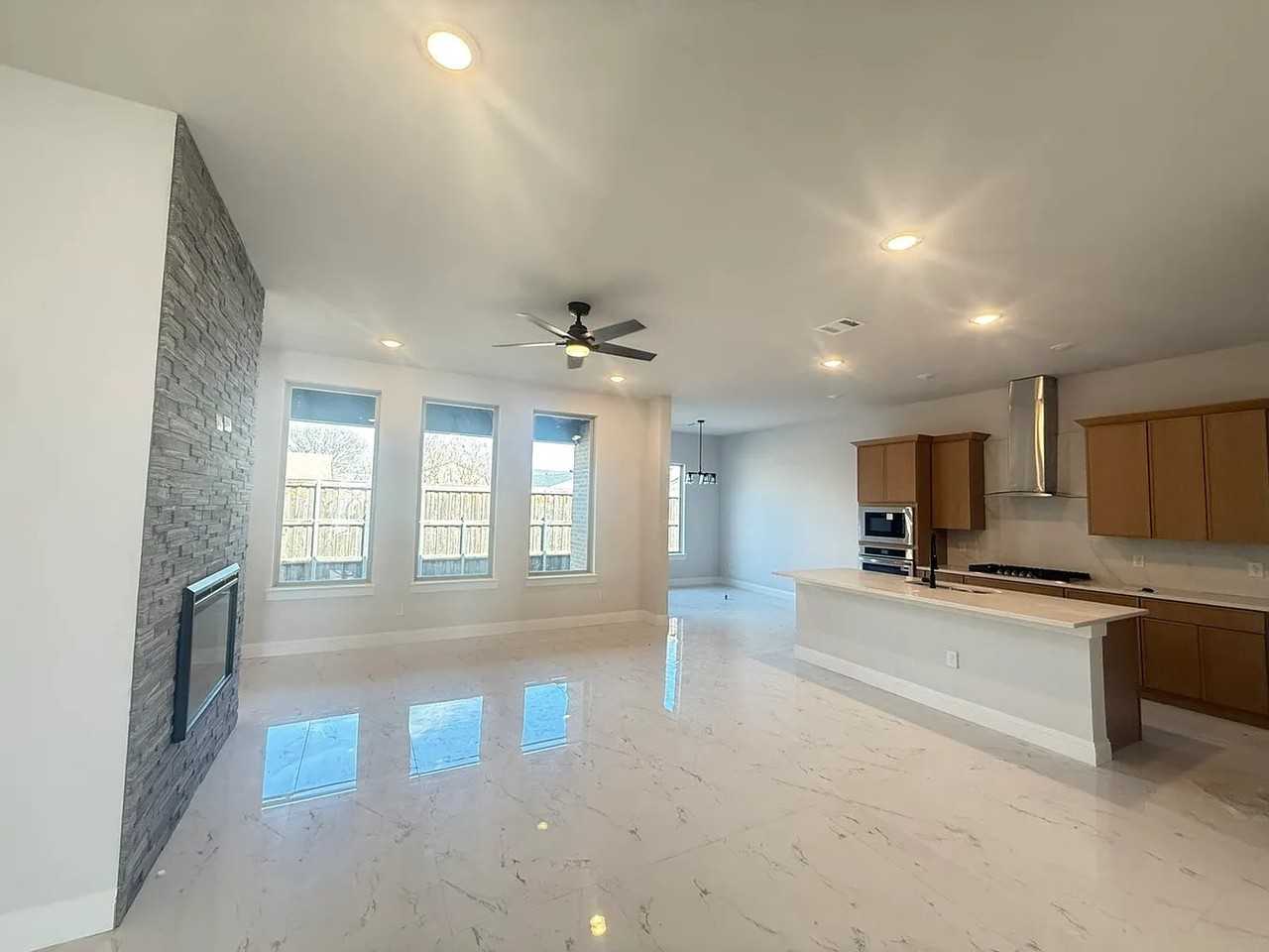 1832 Noble Ct - Photo 7 of 17