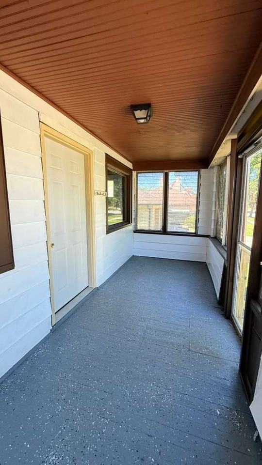 6025 N 35th St - Photo 3 of 8