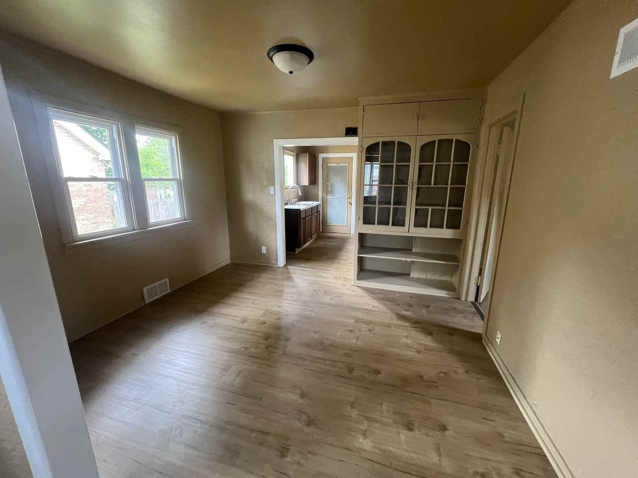 6025 N 35th St - Photo 4 of 8