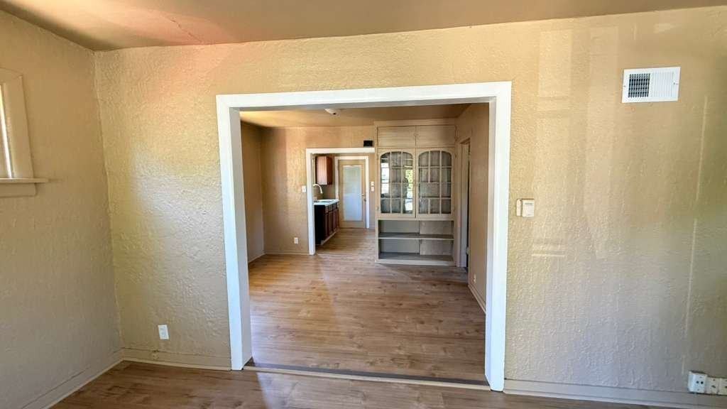 6025 N 35th St - Photo 6 of 8
