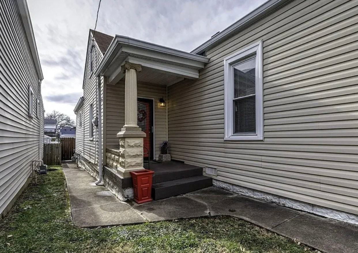 1102 Lydia St - Photo 2 of 17