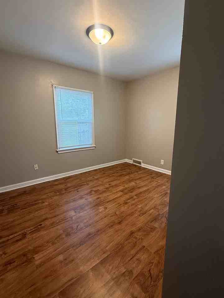 1603 E Rudisill Blvd - Photo 6 of 7