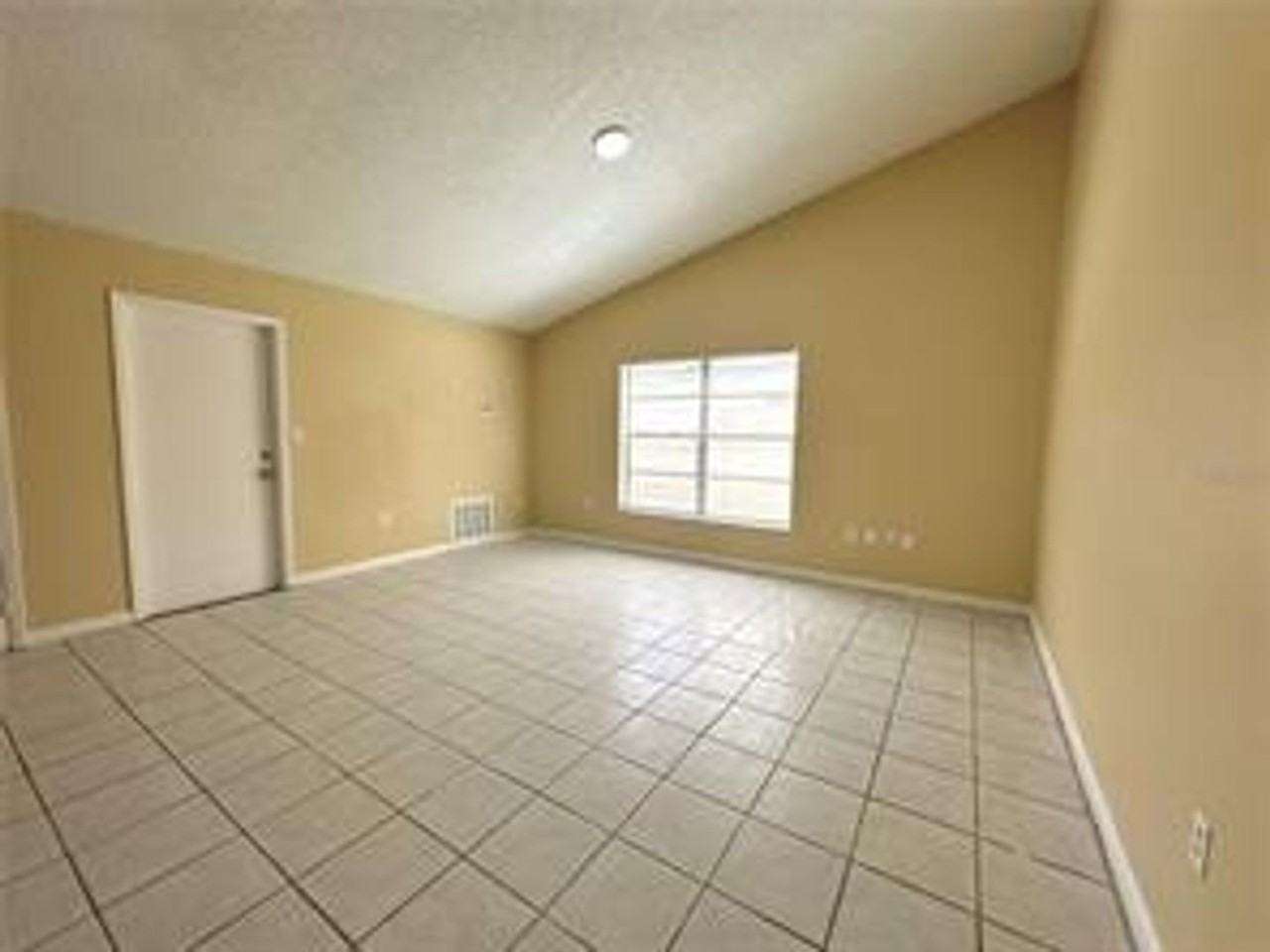 3933 Magnolia Lake Ln - Photo 3 of 9