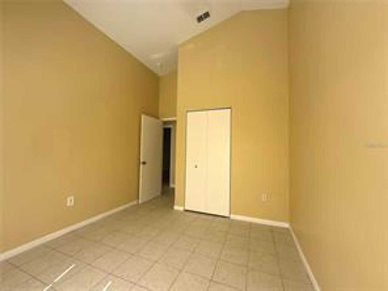3933 Magnolia Lake Ln - Photo 4 of 9