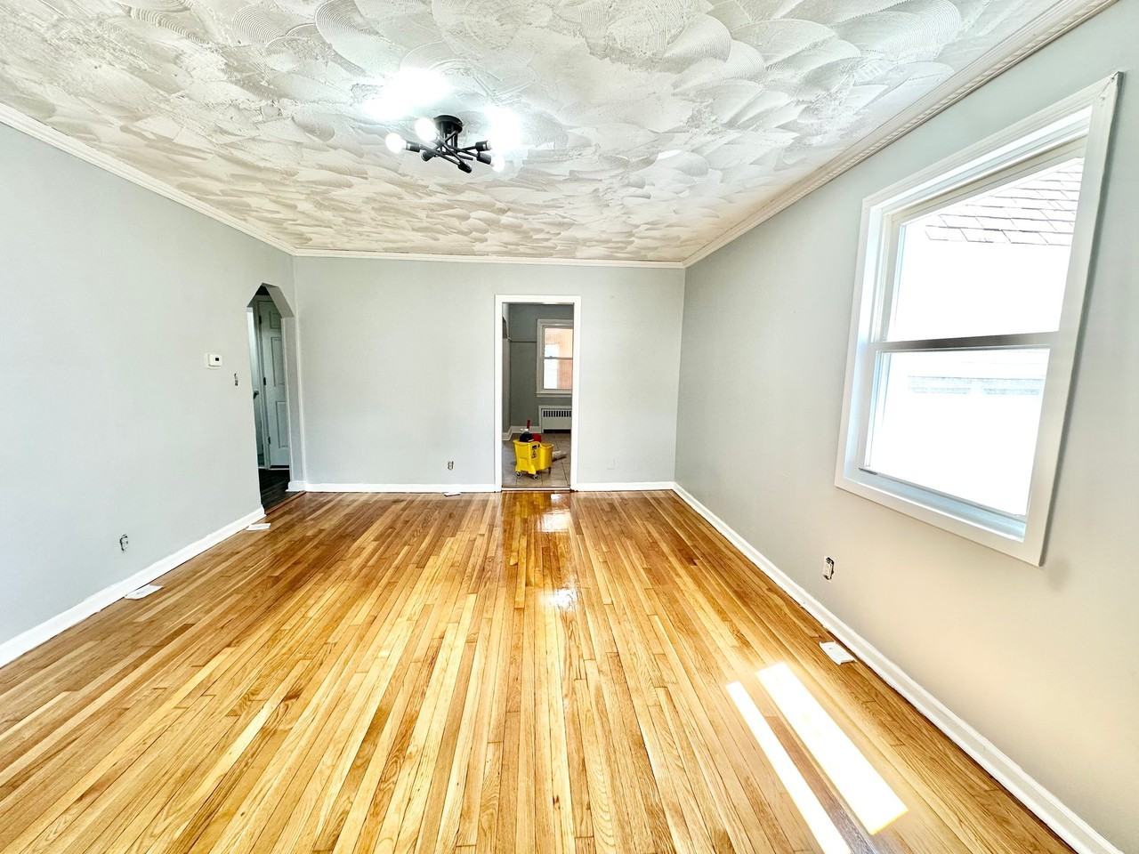 352 E 7th Ave - Photo 5 of 15