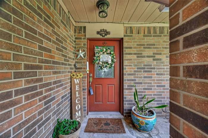 6210 Eagle Dr - Photo 3 of 18