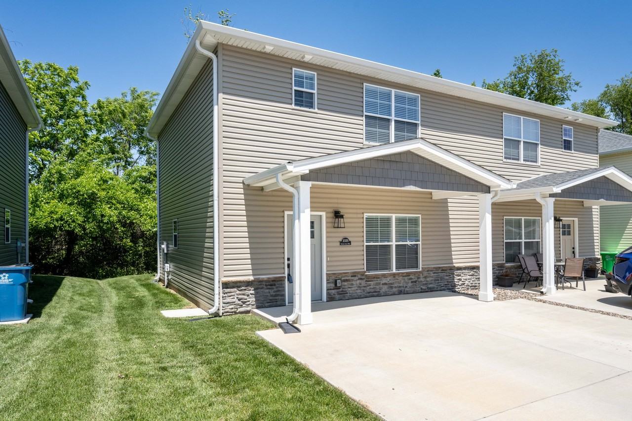 1026 Sweet Amy Way - Photo 2 of 19
