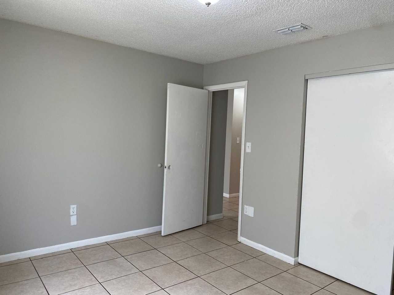 3873 Janeen Cir - Photo 2 of 9