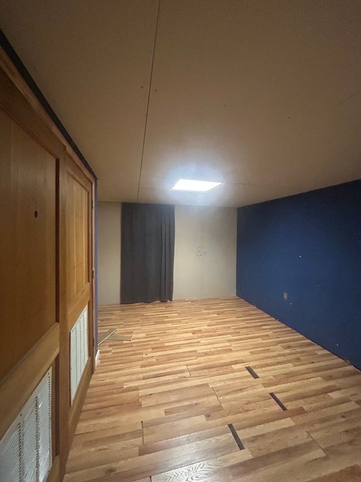 198 Fairfield Cir - Photo 3 of 16