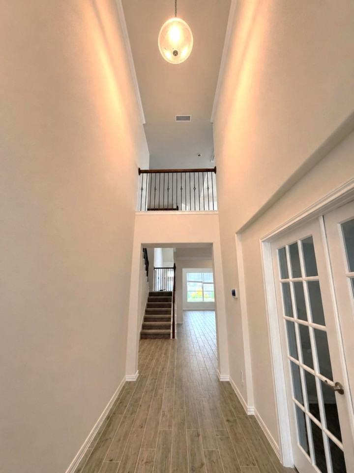 1927 Willow Rock Way - Photo 2 of 18