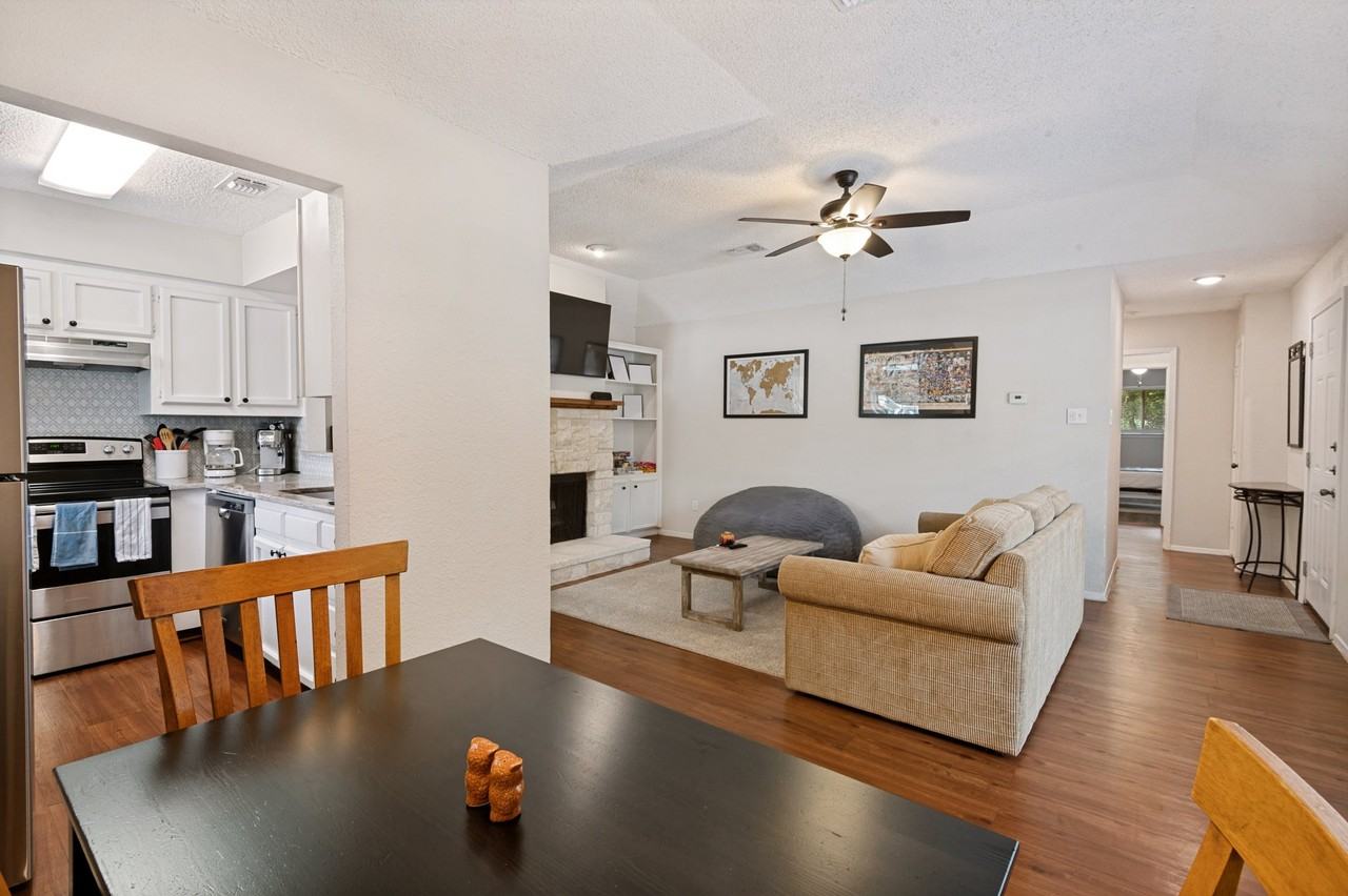 1801 Cousins Ct - Photo 4 of 12