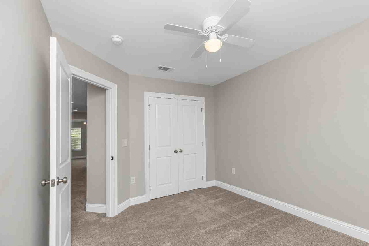 216 Walton Ave - Photo 7 of 19