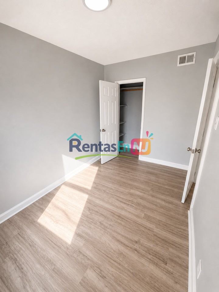 229 Jefferson St #2 - Photo 4 of 6