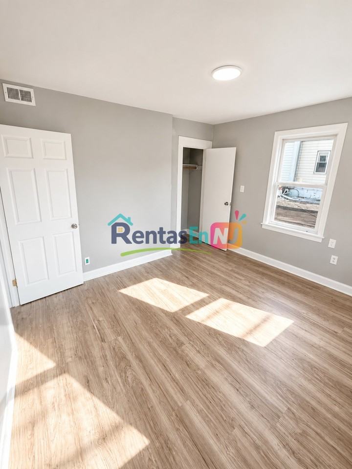 229 Jefferson St #2 - Photo 5 of 6
