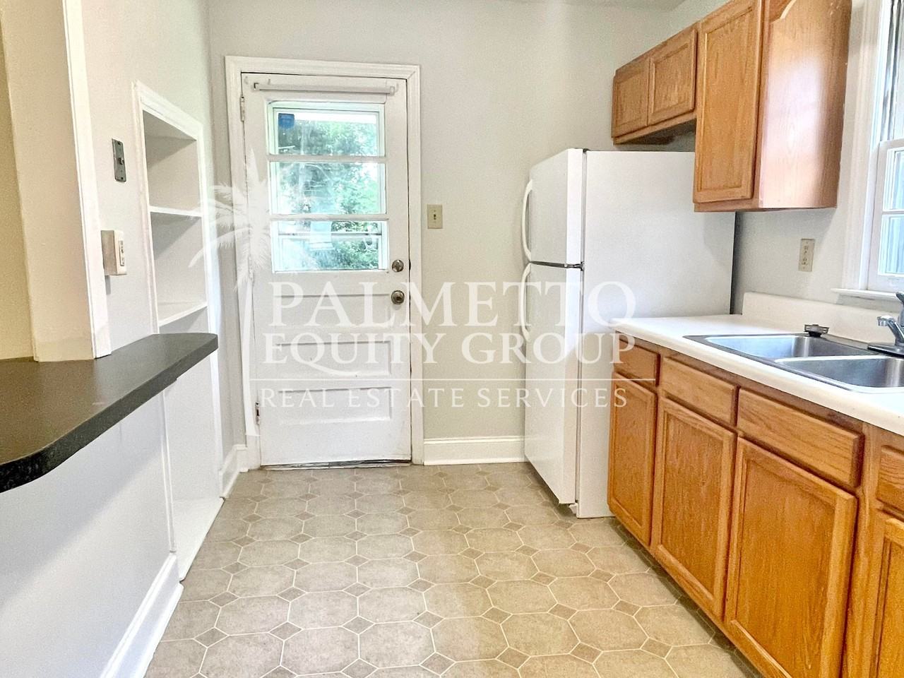 908 Glenwood Ave - Photo 5 of 9
