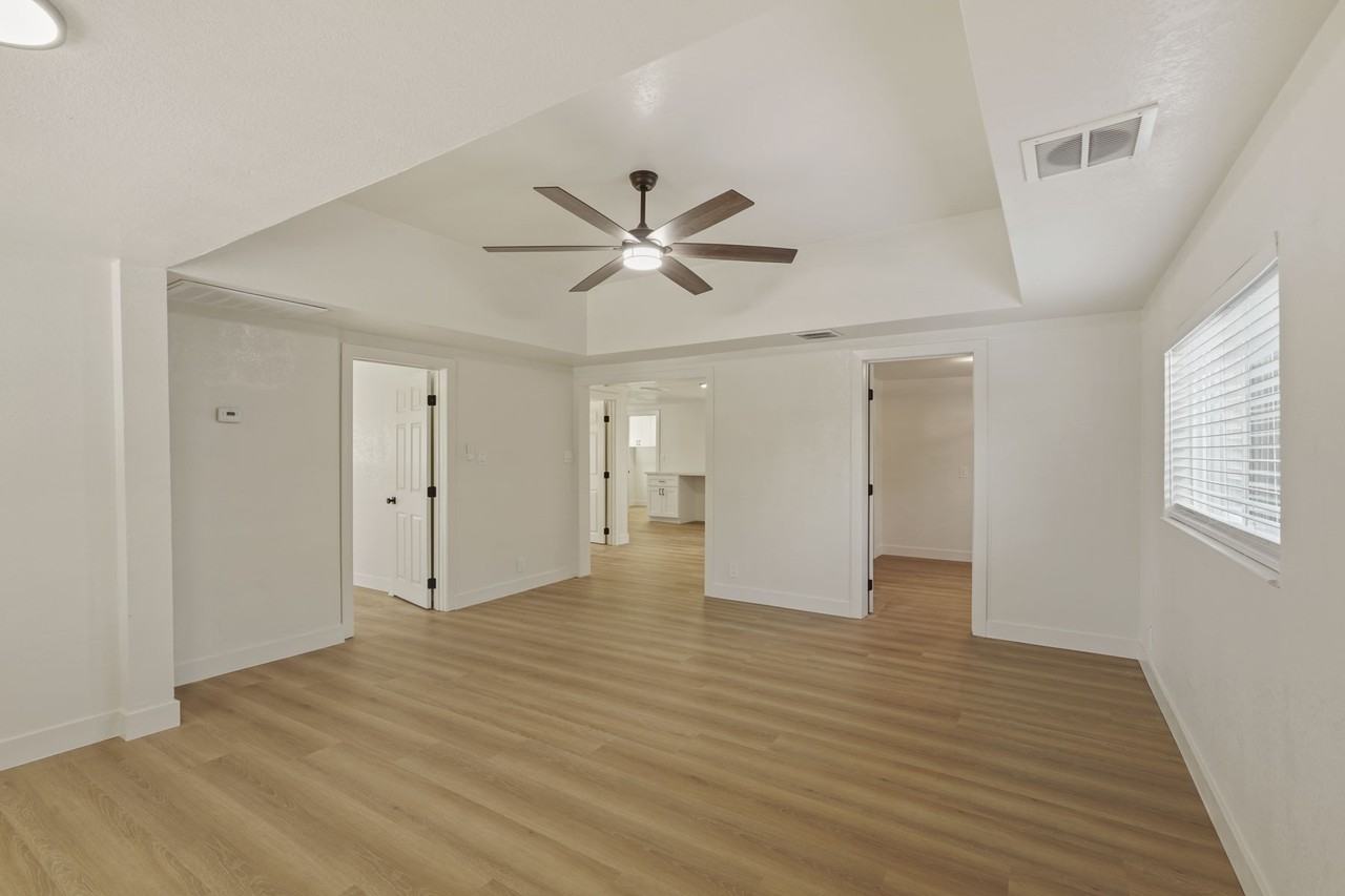 522 S Lincoln Way #NA - Photo 2 of 20