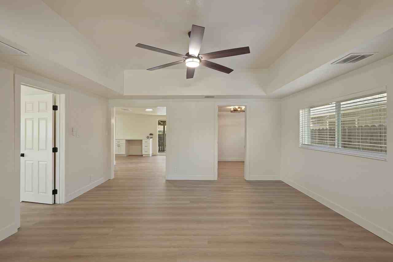 522 S Lincoln Way #NA - Photo 3 of 20
