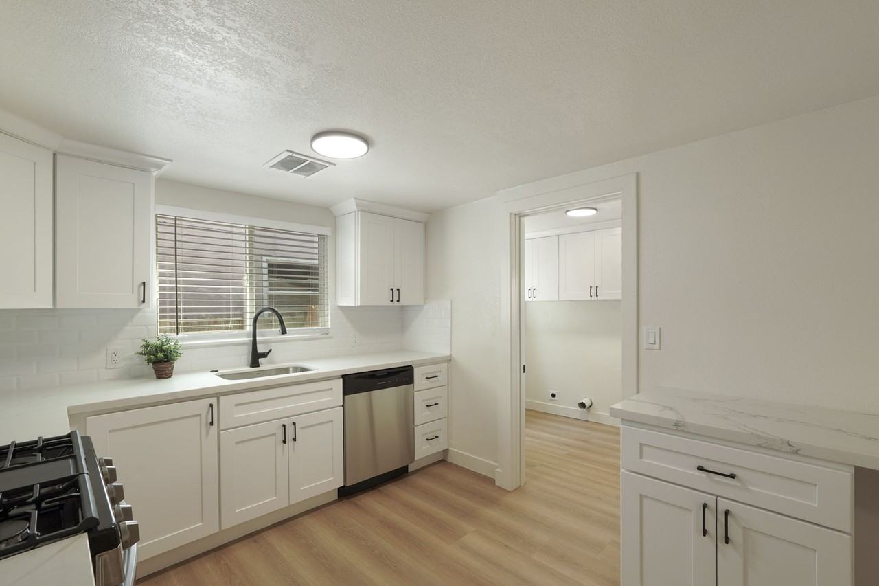 522 S Lincoln Way #NA - Photo 5 of 20