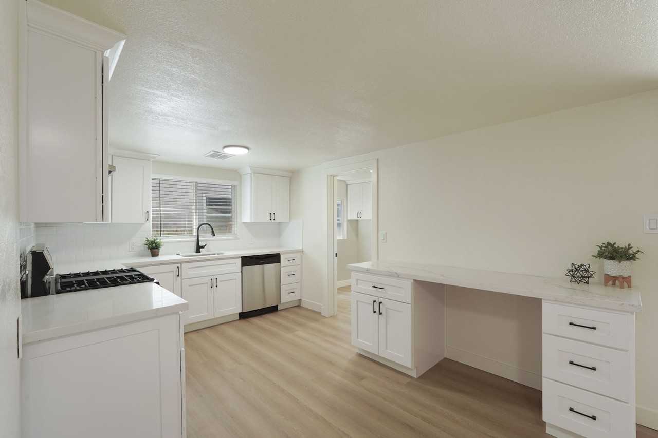 522 S Lincoln Way #NA - Photo 7 of 20