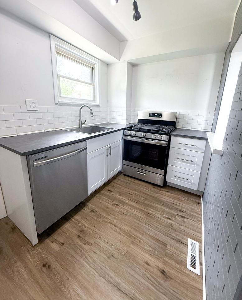 1404 Wareman Ave #1 - Photo 4 of 10