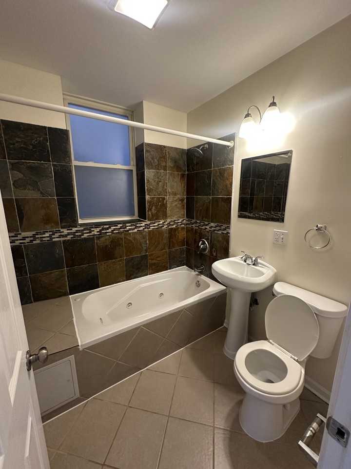 56 E 50th St #2 - Photo 2 of 6