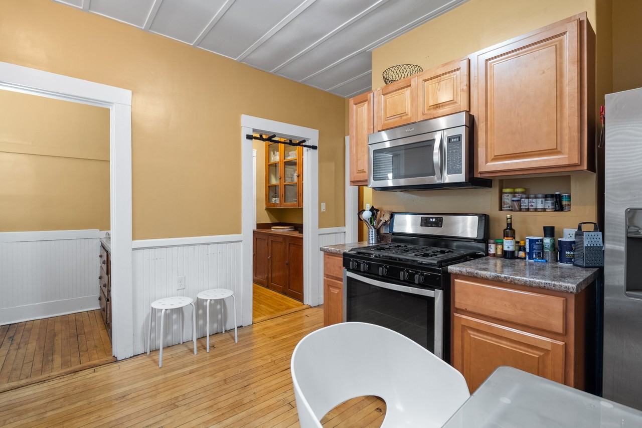 54 Chester Ave #1 - Photo 2 of 19