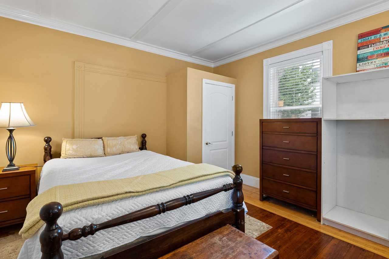 54 Chester Ave #1 - Photo 4 of 19