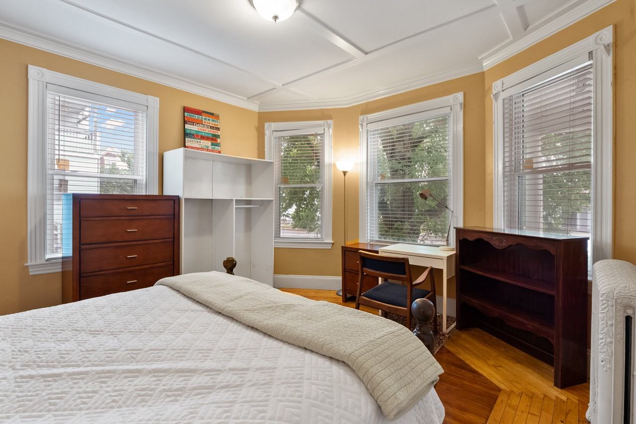54 Chester Ave #1 - Photo 5 of 19