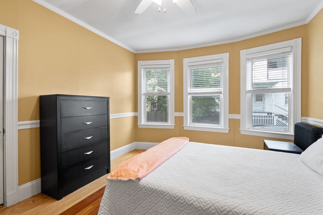 54 Chester Ave #1 - Photo 7 of 19