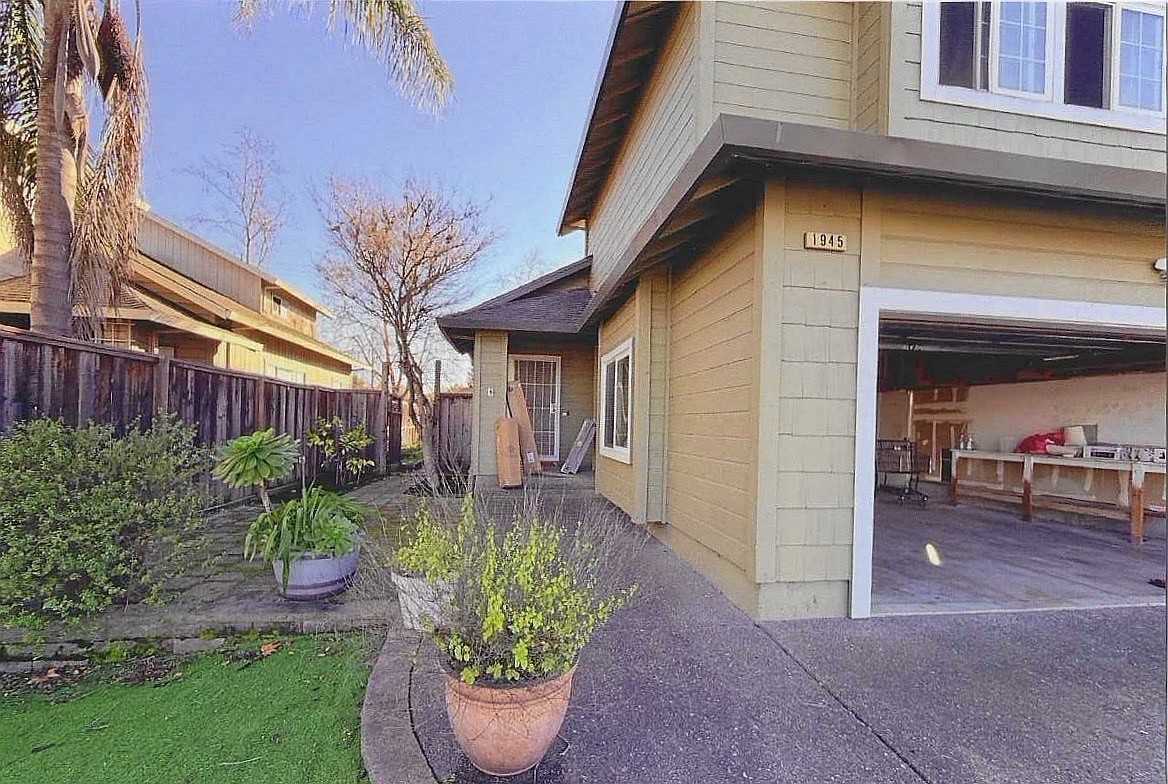 1945 Seville St #NA - Photo 3 of 8
