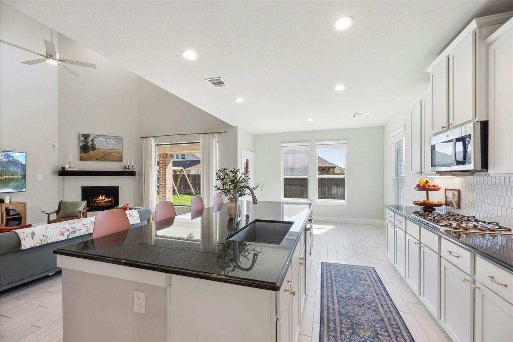 1541 Dawn Harbor Dr #NA - Photo 5 of 31