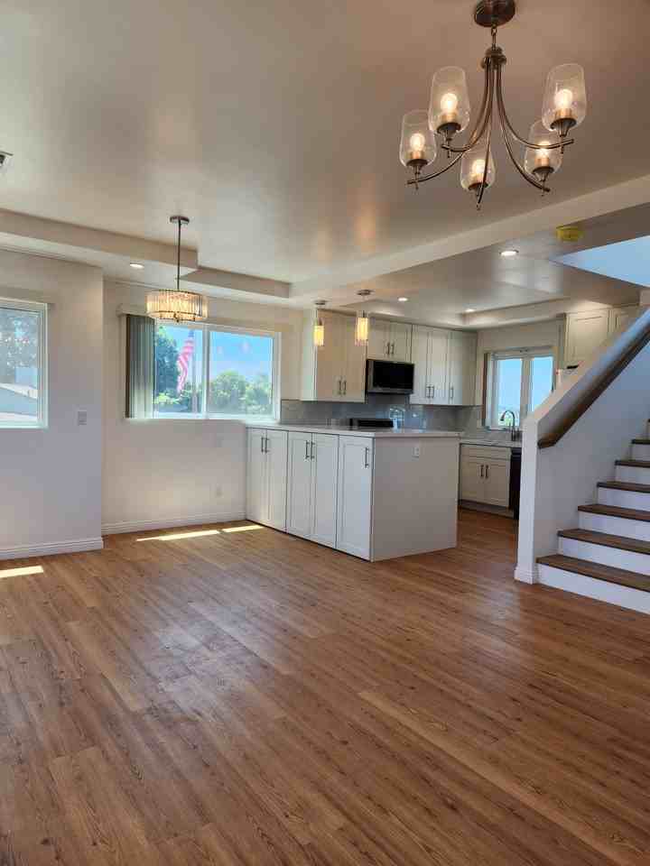 2838 Clairemont Ct #NA - Photo 2 of 3