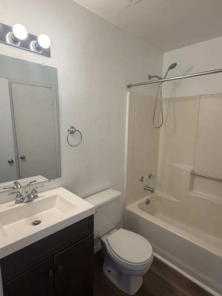 800 Indian Head Ave #800 - Photo 5 of 11
