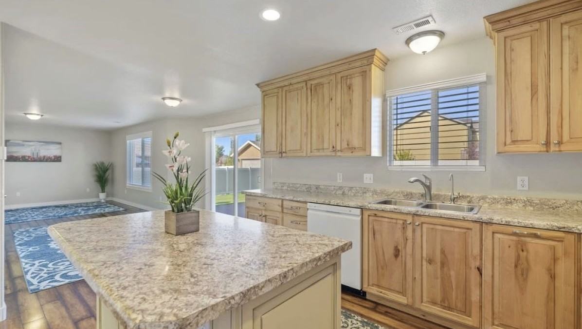 1781 Beaumont Dr #NA - Photo 5 of 16