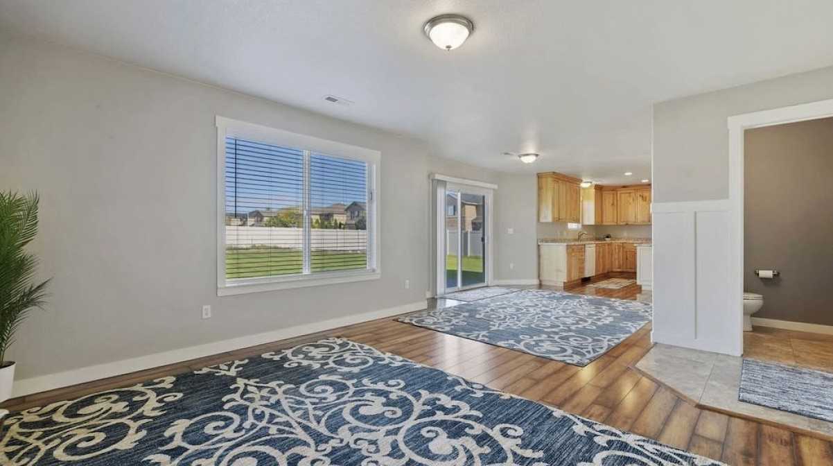 1781 Beaumont Dr #NA - Photo 6 of 16