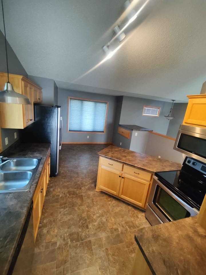 1009 4th Ave Se #NA - Photo 6 of 16