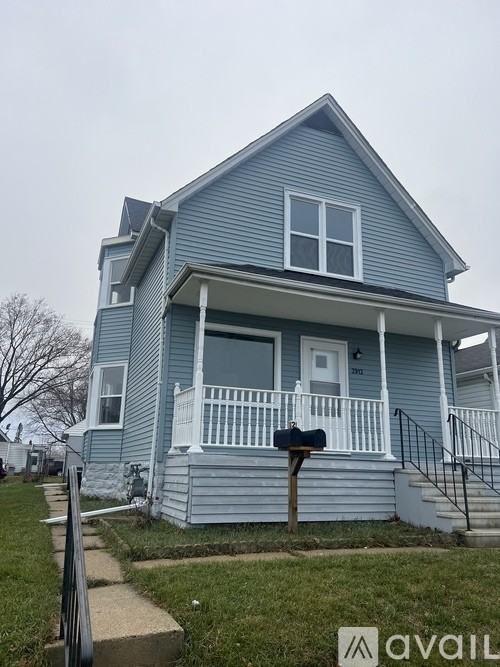 2912 S Chicago Ave - Photo 2 of 14