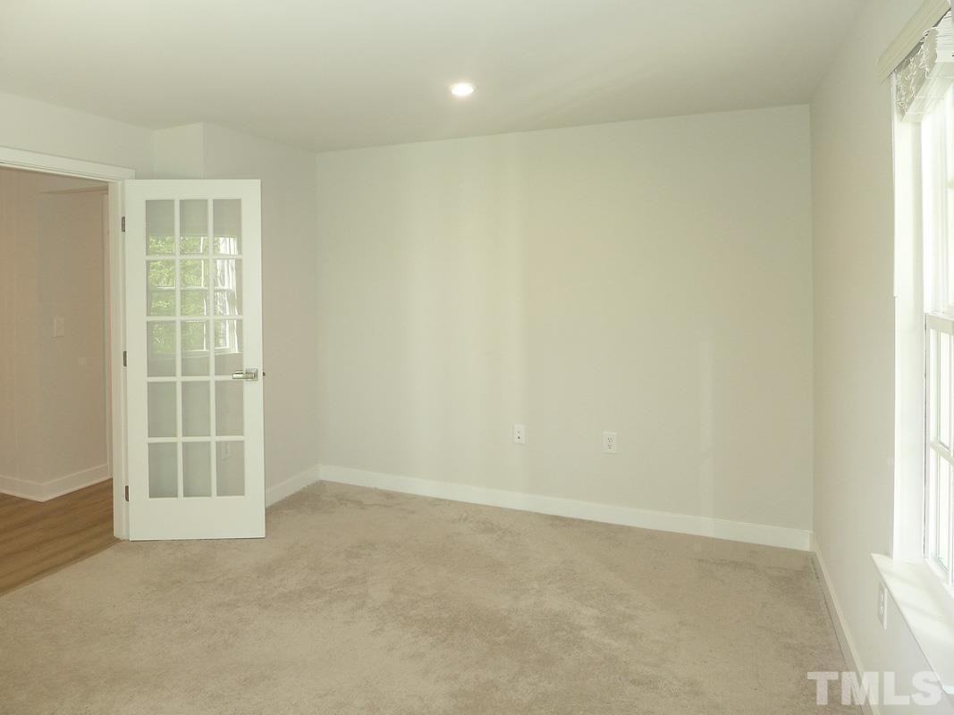 137 Callowhill Ln #137 - Photo 5 of 34