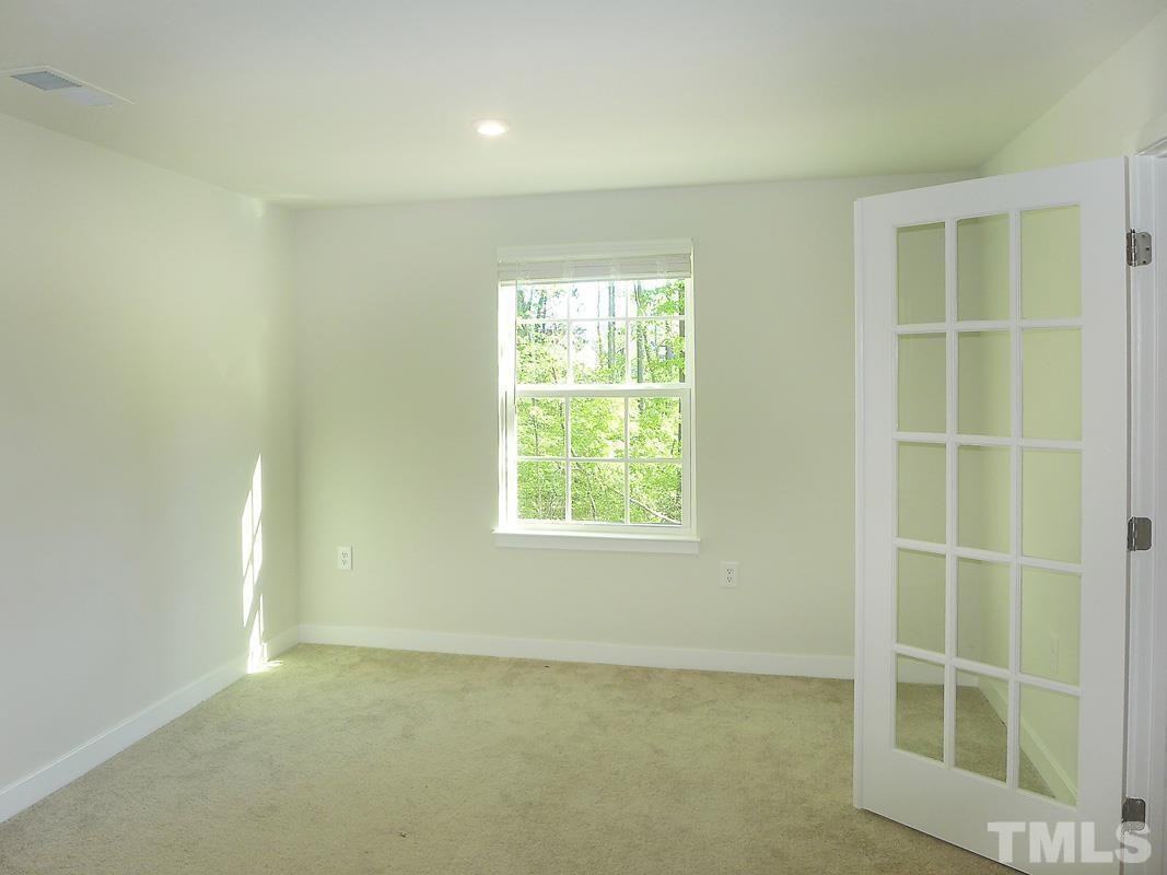 137 Callowhill Ln #137 - Photo 4 of 34