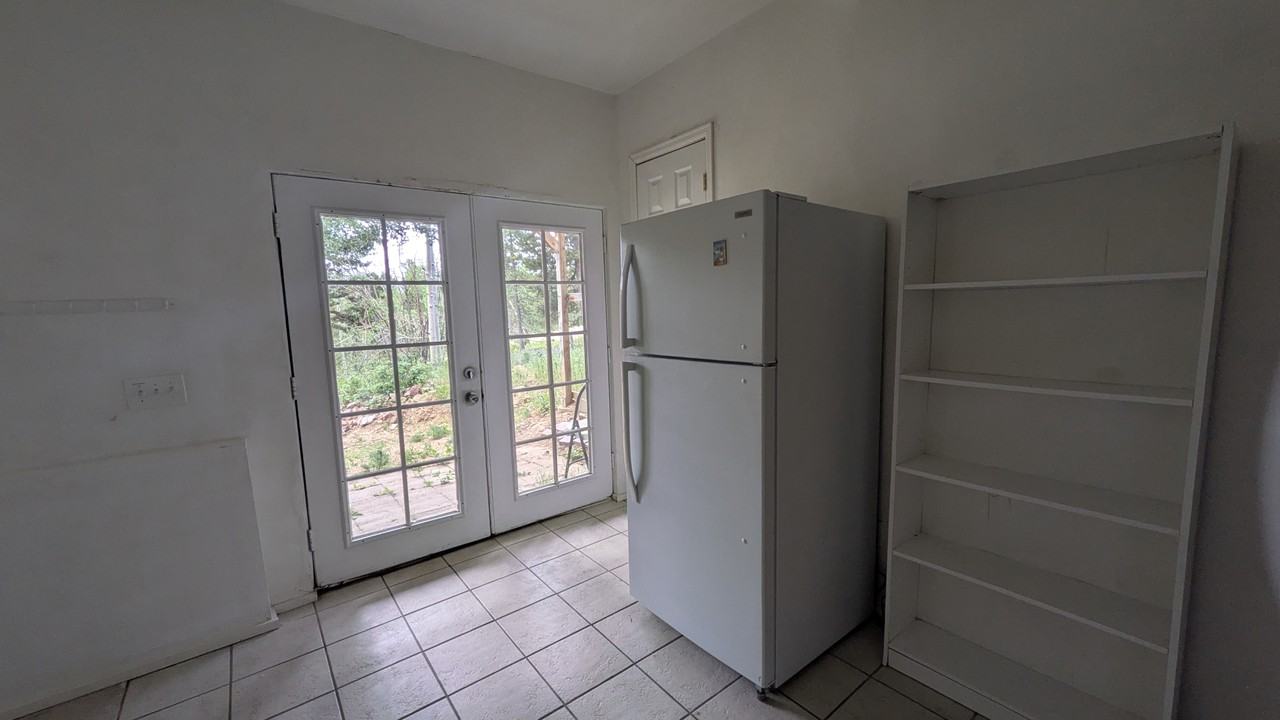 445 Beethoven Dr - Photo 2 of 12
