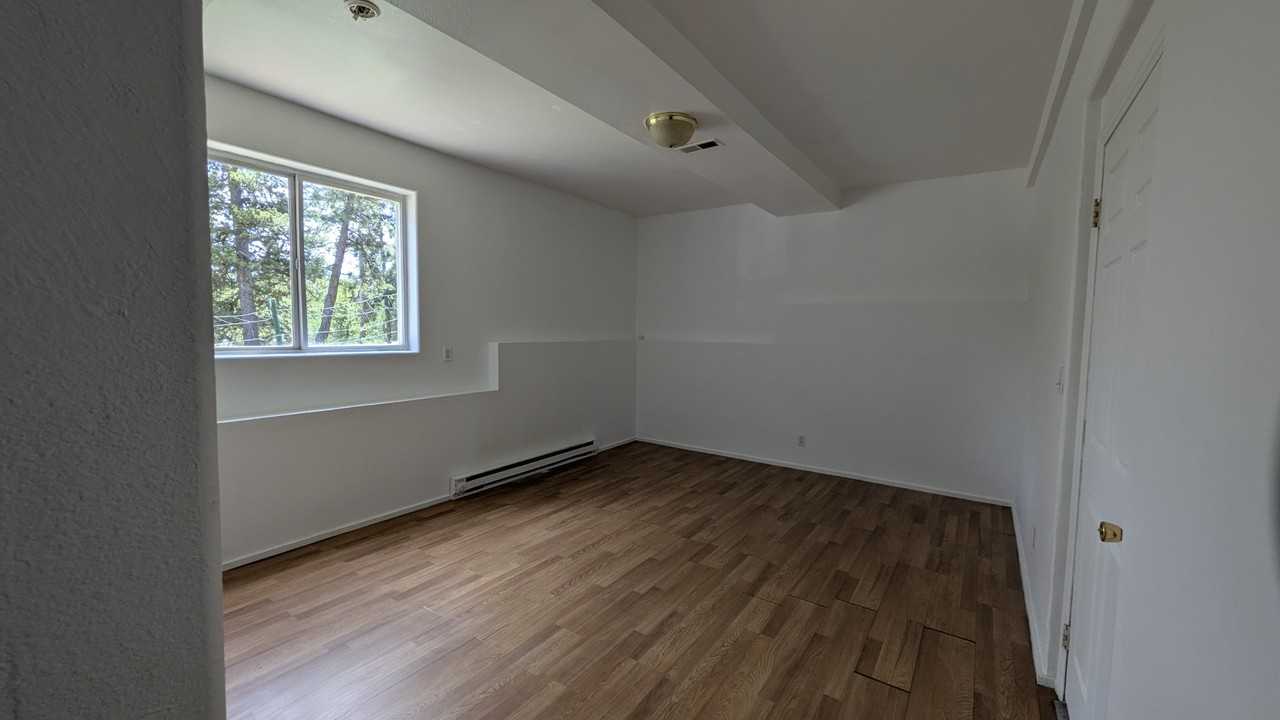 445 Beethoven Dr - Photo 4 of 12